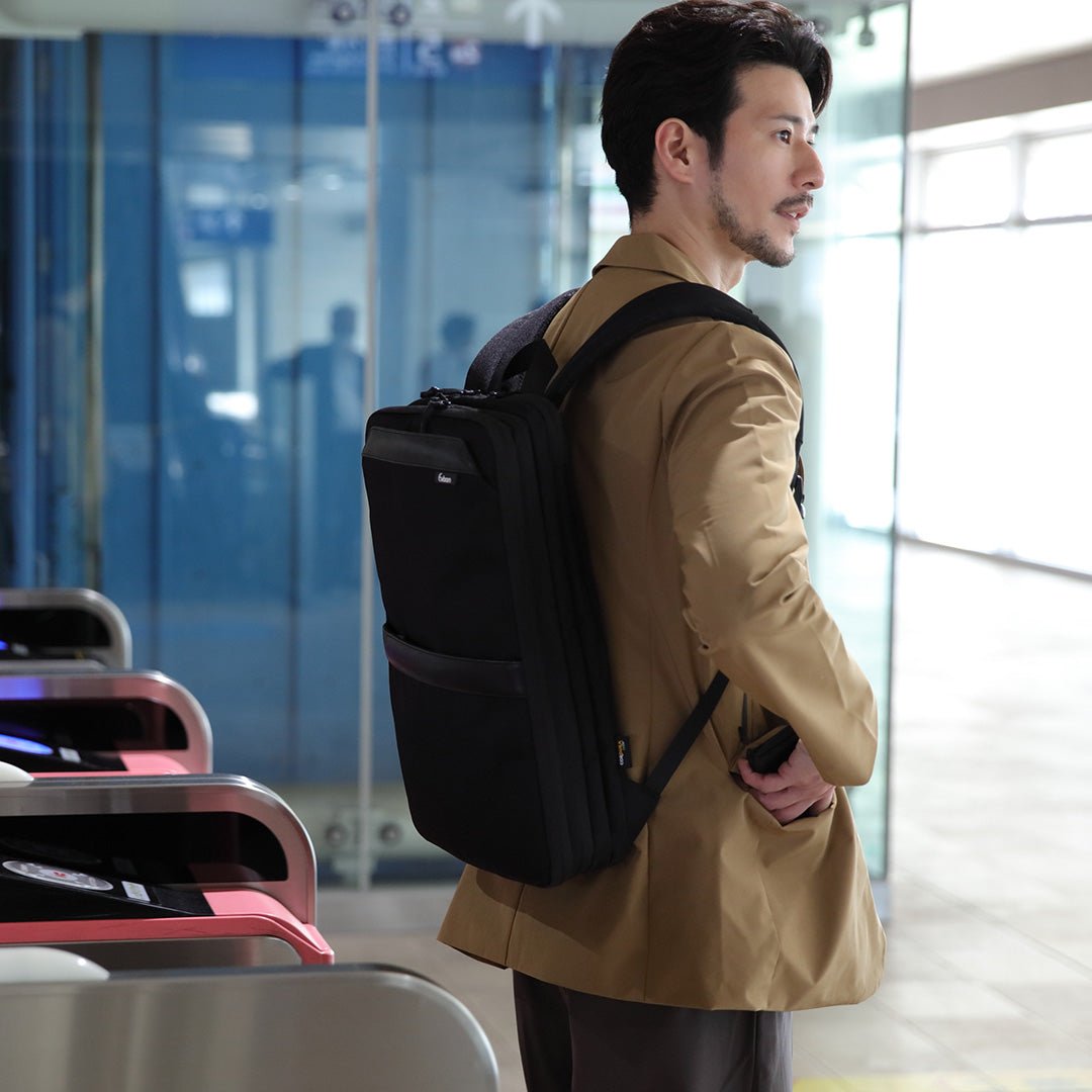 Evoon マルチビジネスリュックSlim・ブラック・容量15L~拡張時22L【送料無料・3月上旬までに入荷予定】 - Evoon